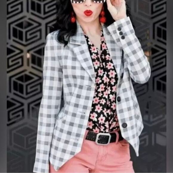 CAbi Plaid Gray & Black Valentina Blazer - size 10, Style #5292 - Picture 1 of 8